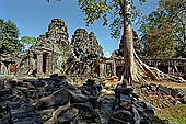 Banteay Kdei temple - west gopura of the third enclosure